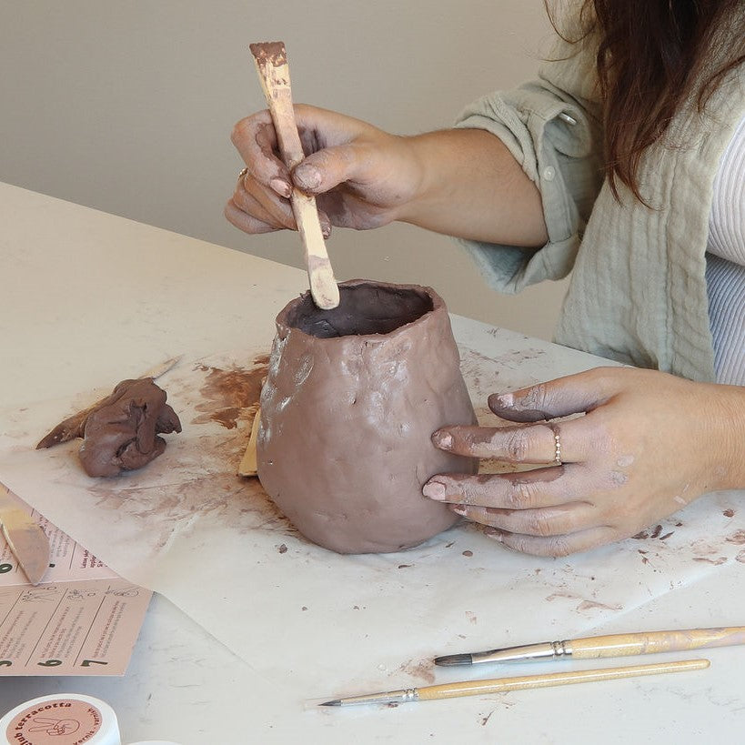 noah Kit de poterie adulte pour débutant – Inclut argile autodurcissante,  peintures acryliques et pinceaux (Argile Blanche/Peinture Mediterranean) :  : Cuisine et Maison